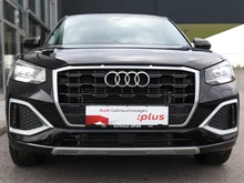 Audi Q2 35 TFSI advanced in 0E Mythosschwarz Metallic
