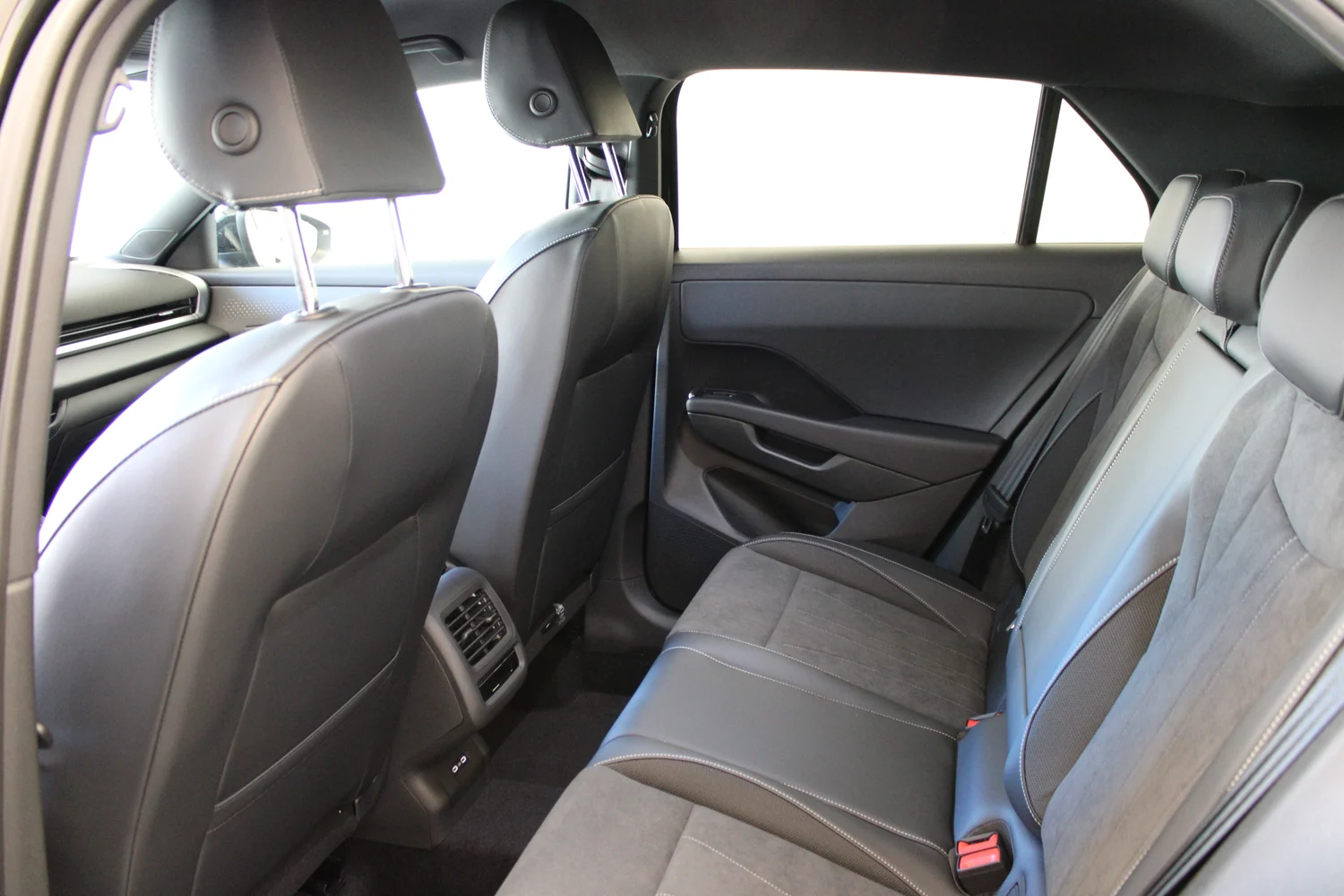 Bild eines VW T-Roc Style eTSI DSG
