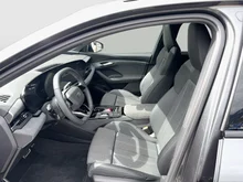 Audi Q6 e-tron quattro business in Daytonagrau Perleffekt