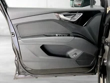 Audi Q4 e-tron 40 e-tron business in MYTHOSSCHWARZ METALLIC