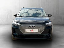 Audi Q4 e-tron 40 e-tron business in MYTHOSSCHWARZ METALLIC