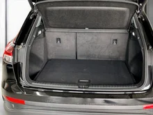 Audi Q4 e-tron 40 e-tron business in MYTHOSSCHWARZ METALLIC