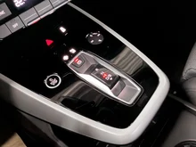 Audi Q4 e-tron 40 e-tron business in MYTHOSSCHWARZ METALLIC