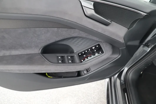 Bild eines Audi A6 Avant quattro TDI 220 kW