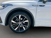 VW Tiguan Allspace R-Line TDI 4MOTION DSG in Pure White