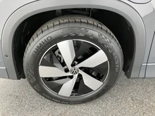 VW Tayron Friends eHybrid DSG 150kW in Delfingrau Metallic