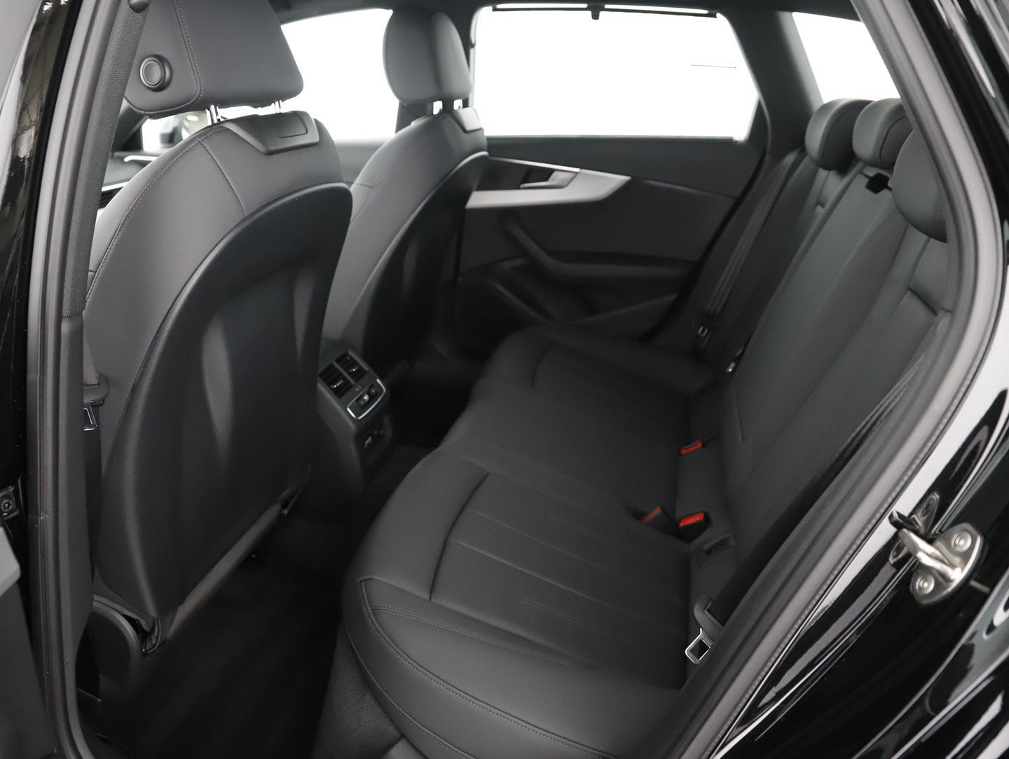 Audi A4 Avant 40 TDI advanced | Bild 9 von 13