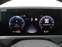 VW Passat Variant Business eHybrid 150kW in Pure White