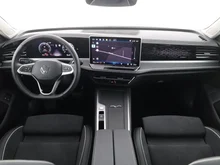 VW Passat Variant Business eHybrid 150kW in Pure White