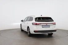 VW Passat Variant Business eHybrid 150kW in Pure White