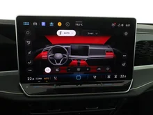 VW Passat Variant Business eHybrid 150kW in Pure White