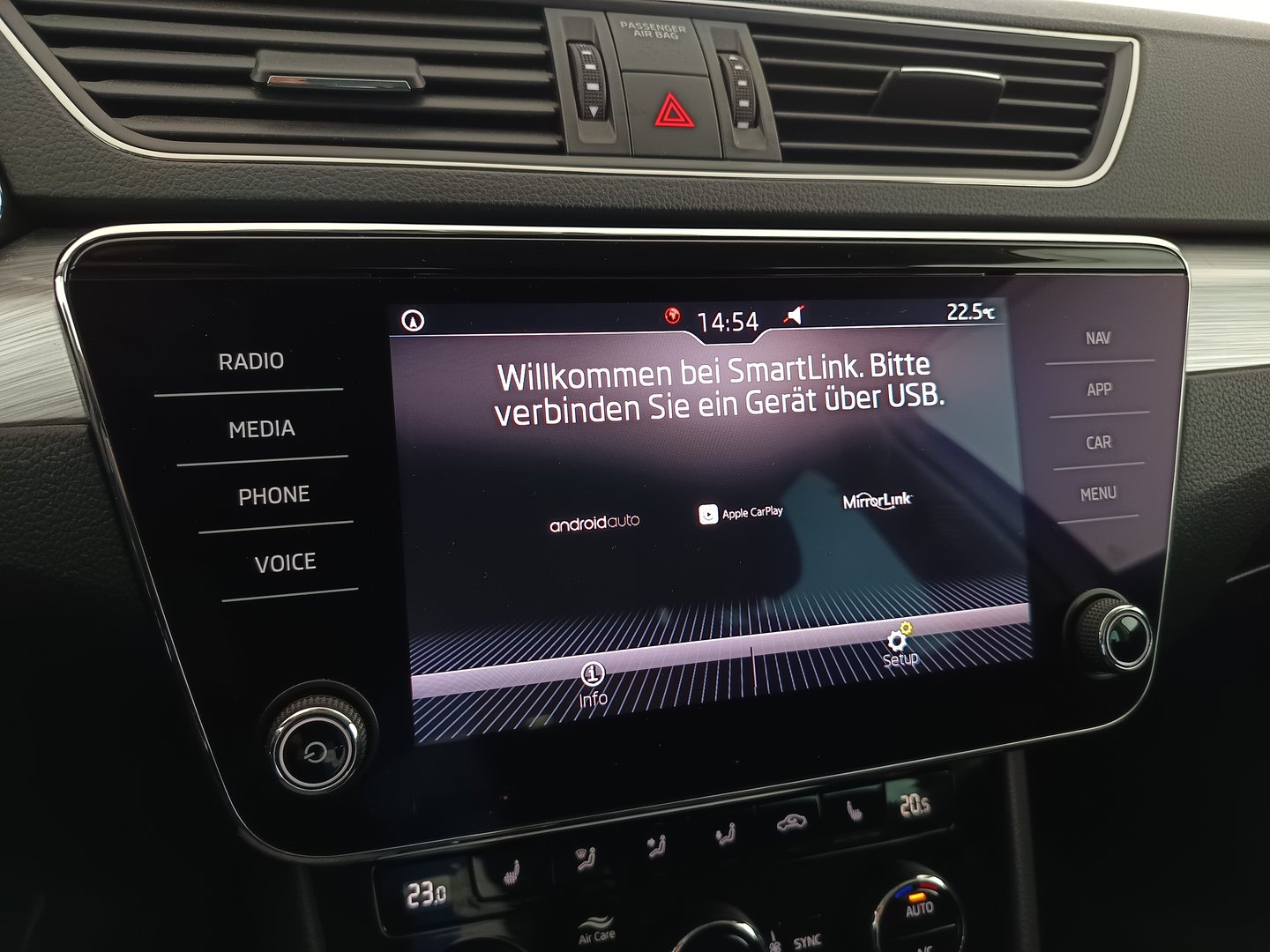 Škoda SUPERB Combi Ambition TDI | Bild 26 von 35
