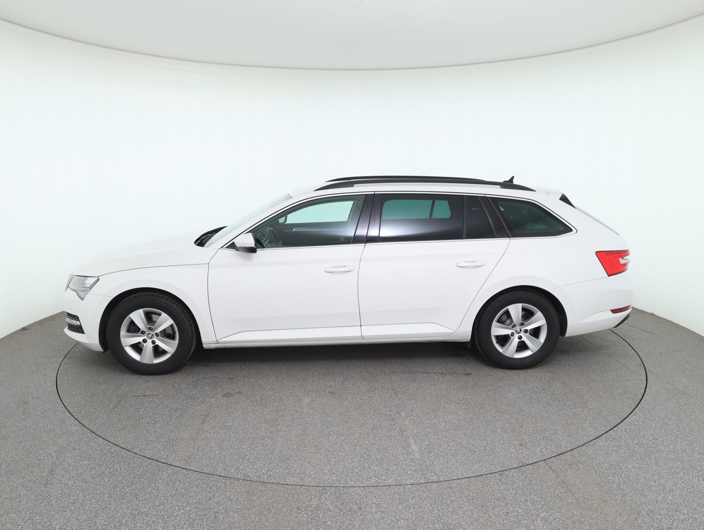 Škoda SUPERB Combi Ambition TDI | Bild 8 von 35