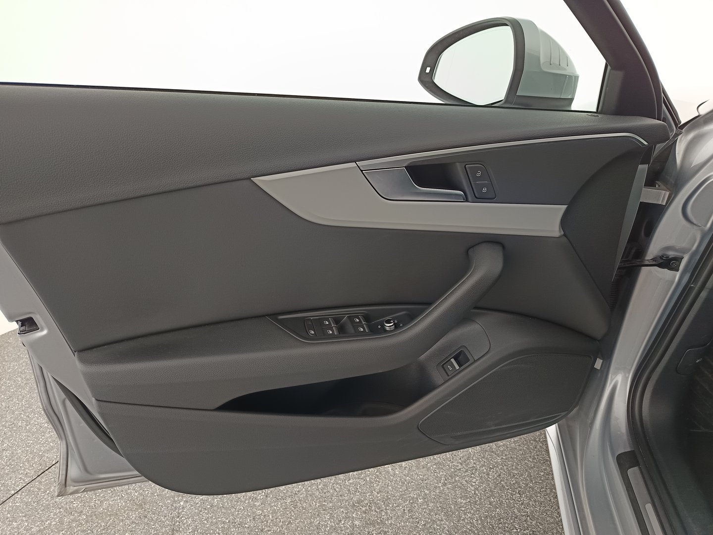 Audi A4 Avant 40 TDI quattro advanced | Bild 10 von 35