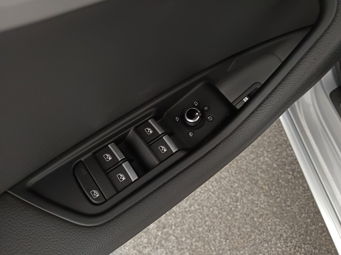 Audi A4 Avant 40 TDI quattro advanced | Bild 11 von 35