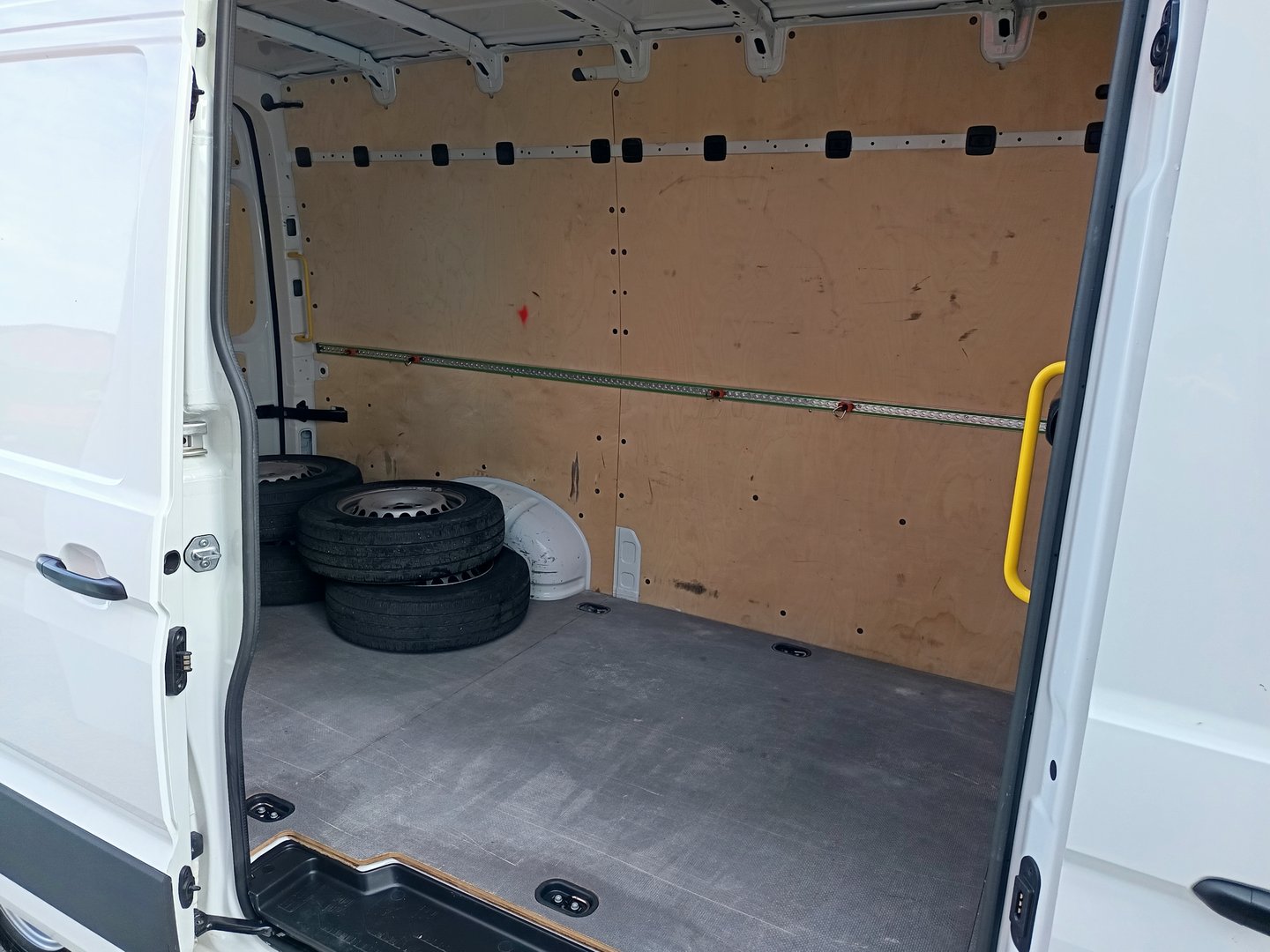 VW Crafter 30 Kastenwagen Entry L3H3 TDI | Bild 20 von 23