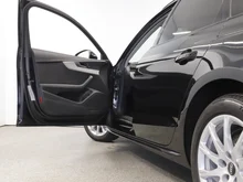 Audi A4 Avant 35 TFSI advanced in MYTHOSSCHWARZ METALLIC