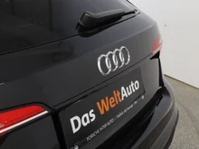 Audi A4 Avant 35 TFSI advanced in MYTHOSSCHWARZ METALLIC
