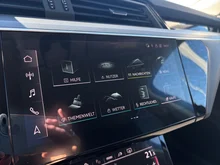 Audi e-tron 50 quattro 230 kW advanced in Brillantschwarz