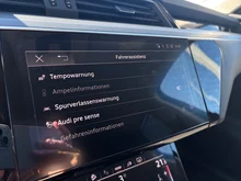 Audi e-tron 50 quattro 230 kW advanced in Brillantschwarz
