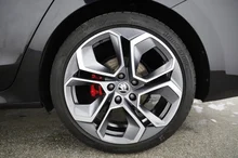 Škoda Octavia Combi 4x4 RS TDI DSG in SCHWARZ-MAGIC PERLEFFEKT