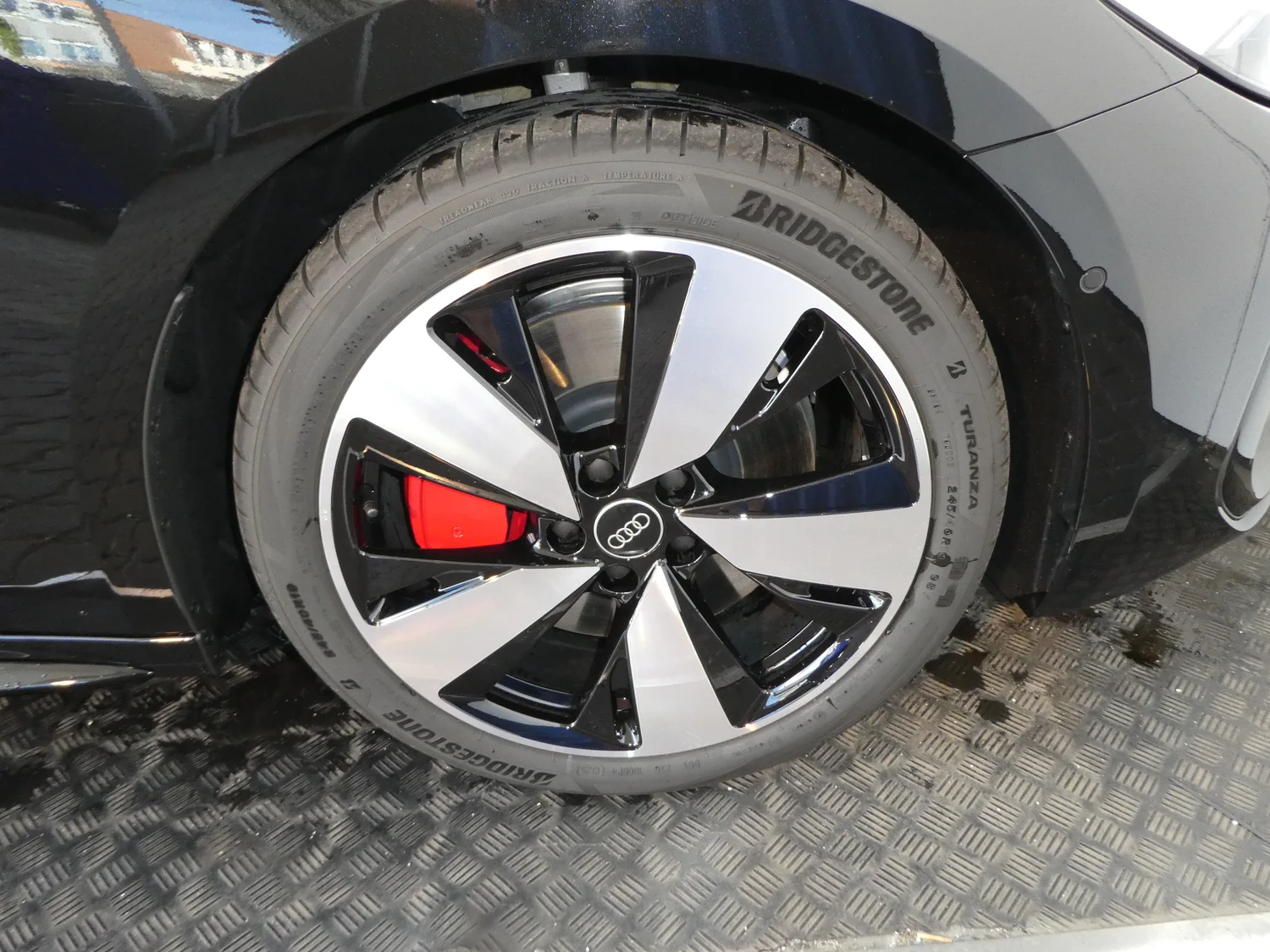 Bild eines Audi A5 Avant e-hybrid quattro 220 kW