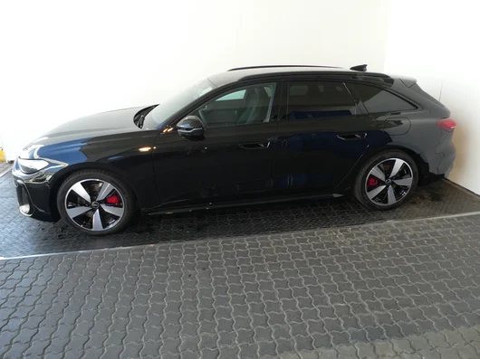 Bild eines Audi A5 Avant e-hybrid quattro 220 kW