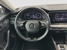 Škoda Octavia Combi Ambition TDI DSG in dunkelgrau - metallic