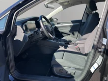 VW Golf Life TDI DSG in 2T Deep Black Perleffekt