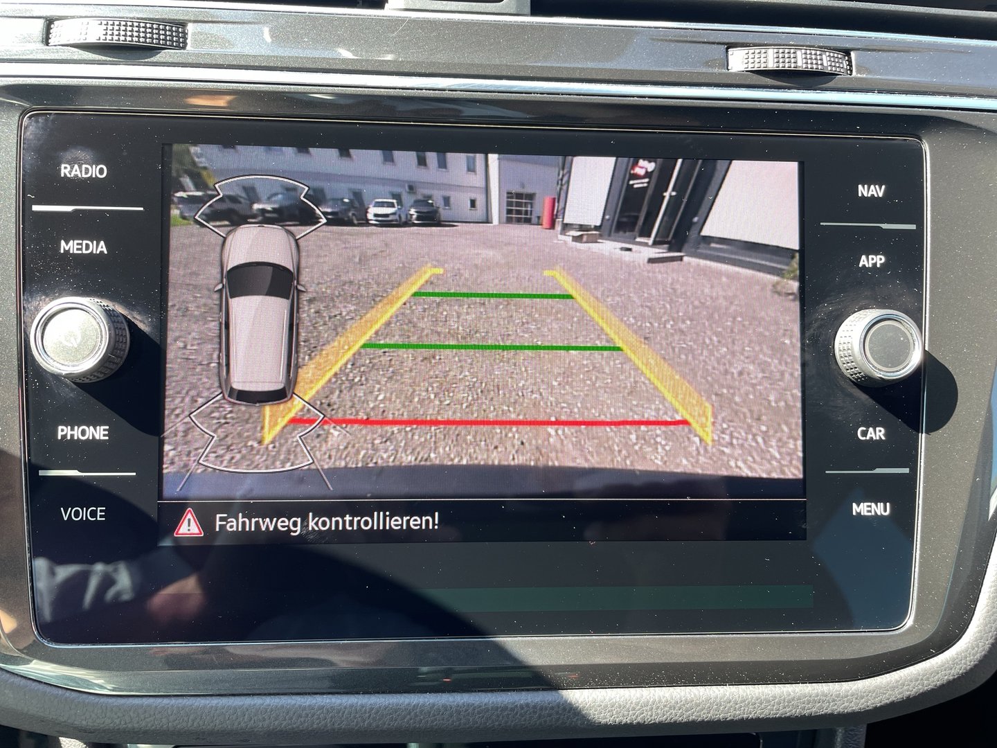 VW Tiguan Elegance TDI DSG | Bild 20 von 27