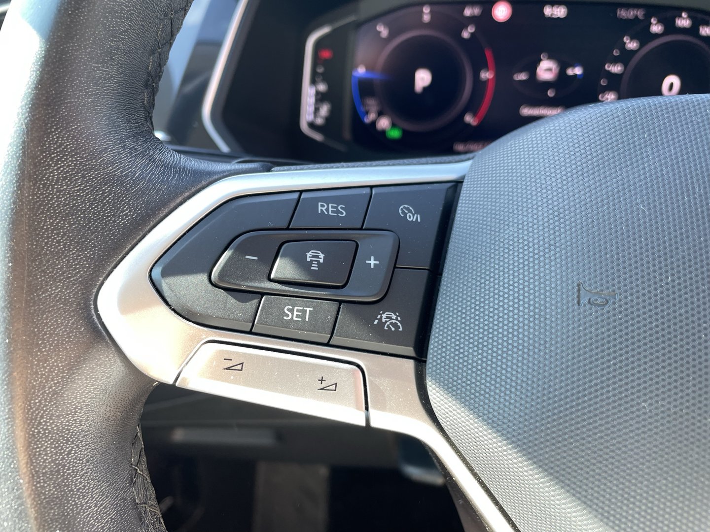 VW Tiguan Elegance TDI DSG | Bild 14 von 27