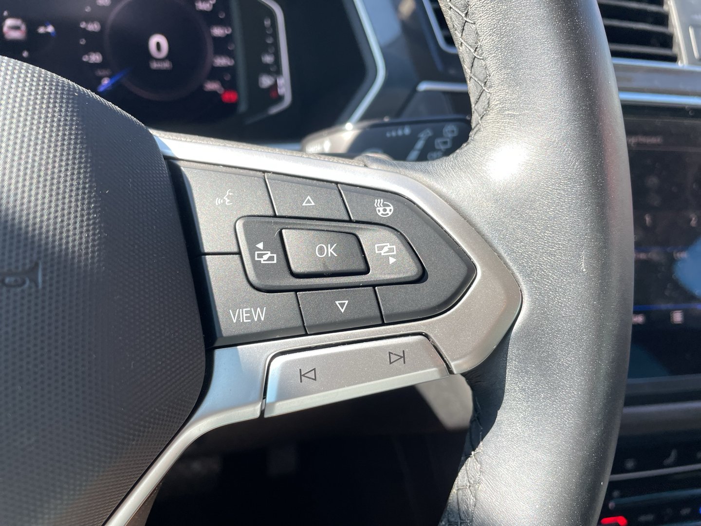 VW Tiguan Elegance TDI DSG | Bild 15 von 27