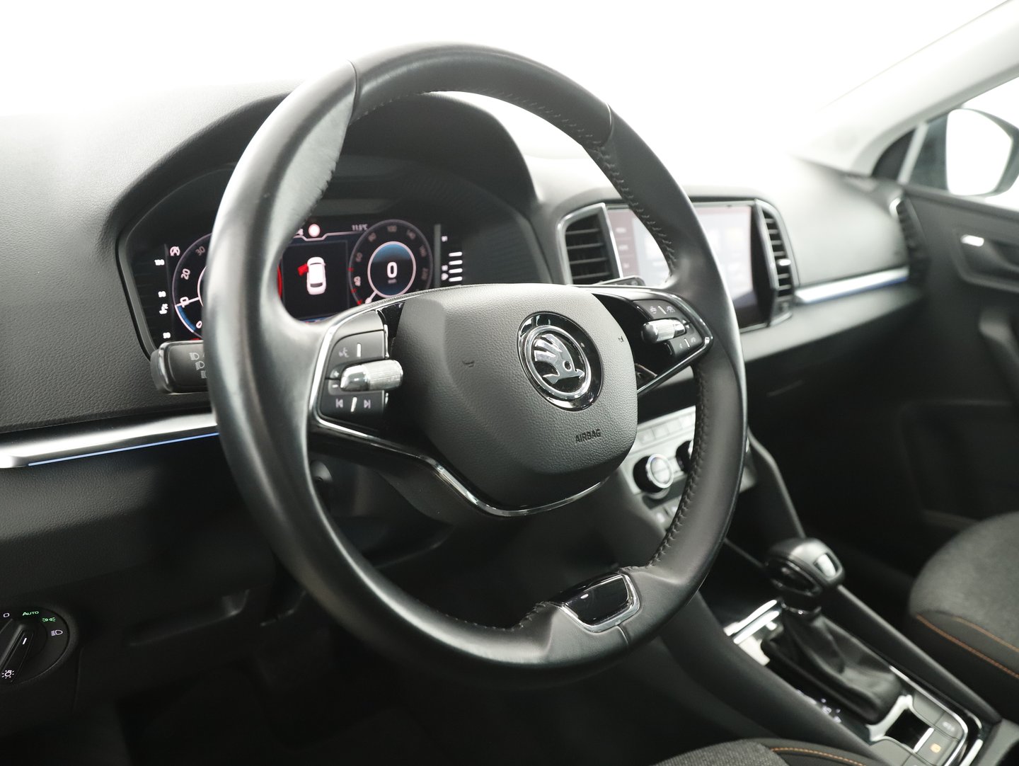 Škoda KAROQ Ambition SC TDI DSG | Bild 15 von 31
