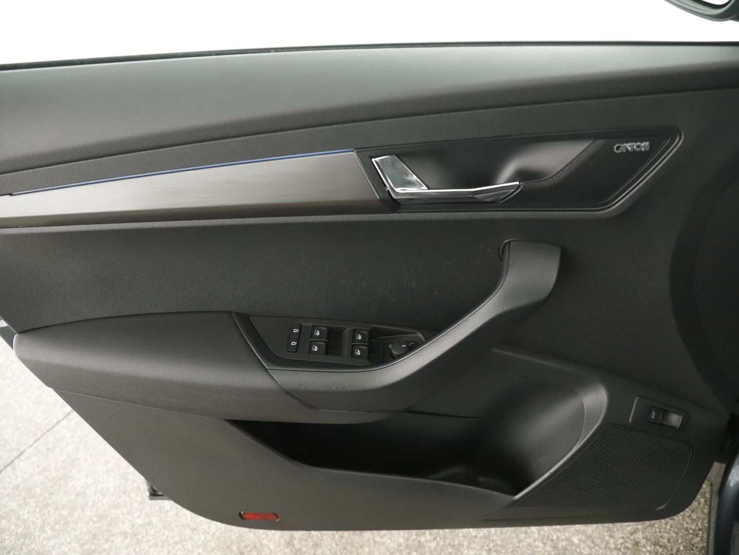 Škoda KAROQ Ambition SC TDI DSG | Bild 10 von 31