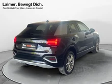 Audi Q2 30 TFSI admired in brillantschwarz klar