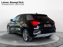Audi Q2 30 TFSI admired in brillantschwarz klar