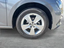 Škoda Scala 125 TSI in Graphite-Grau Metallic