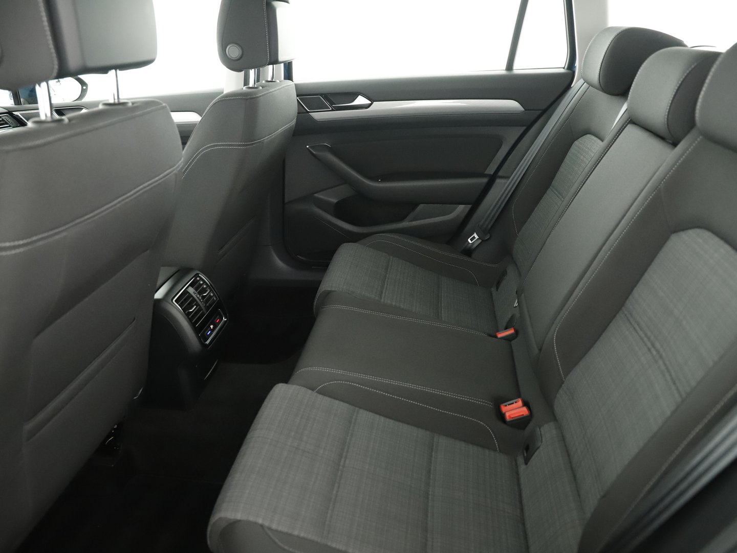 VW Passat Variant Business TDI | Bild 29 von 37