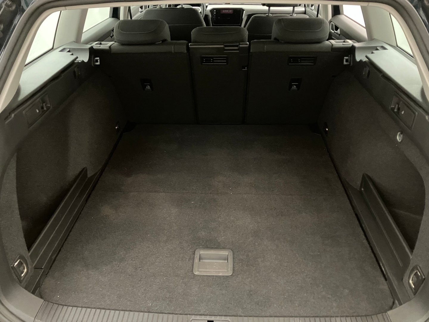 VW Passat Variant Business TDI | Bild 34 von 37