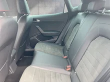 SEAT Arona FR EcoTSI DSG in Nevada-Weiß Metallic Dach Nacht-Schwarz