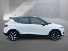 SEAT Arona FR EcoTSI DSG in Nevada-Weiß Metallic Dach Nacht-Schwarz