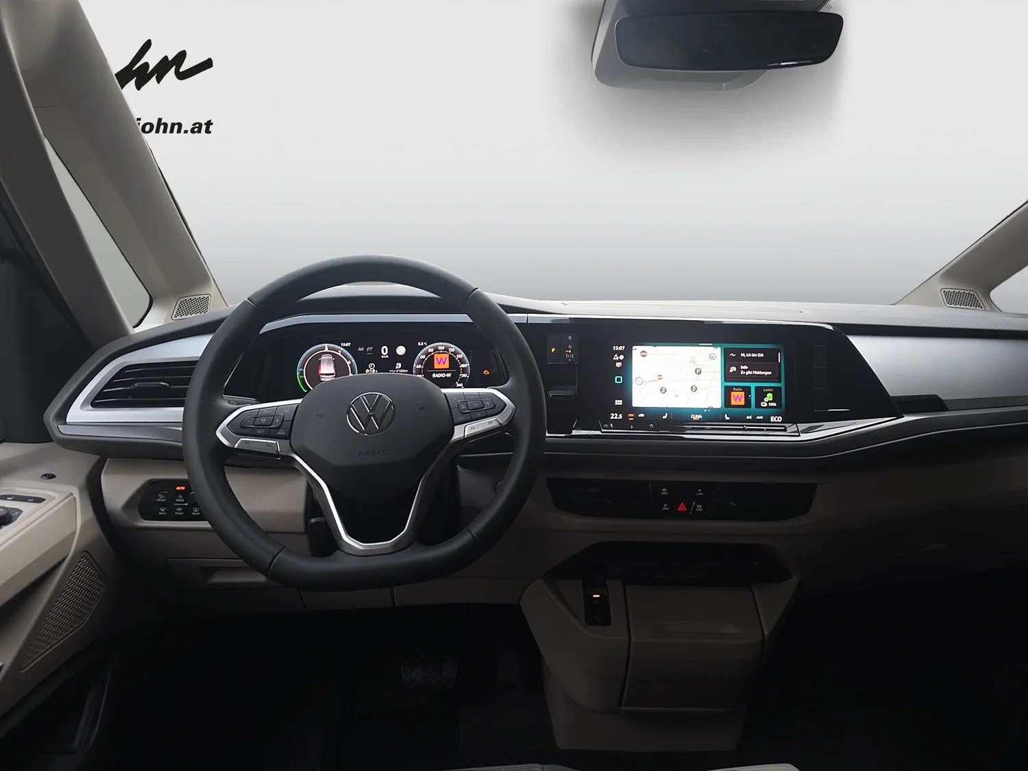 Bild eines VW Multivan Business ÜH eHybrid 180 kW 4M