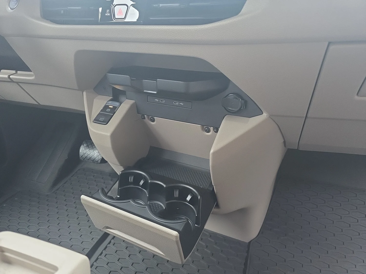 Bild eines VW Multivan Business ÜH eHybrid 180 kW 4M