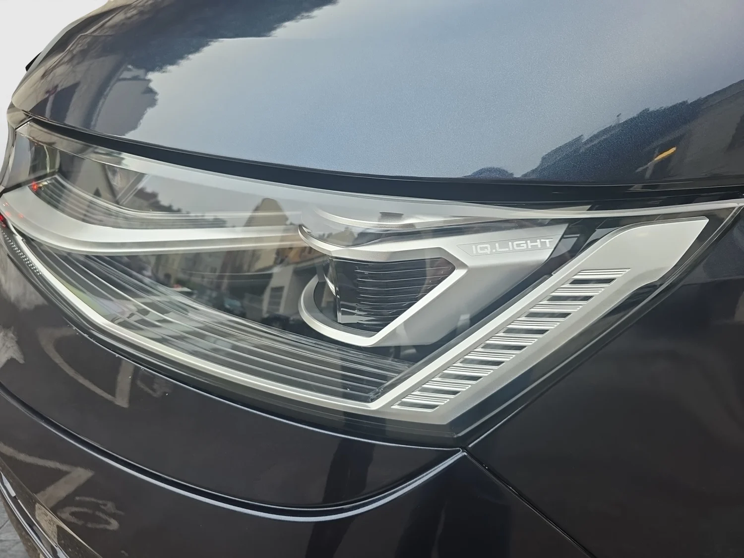 Bild eines VW Multivan Business ÜH eHybrid 180 kW 4M