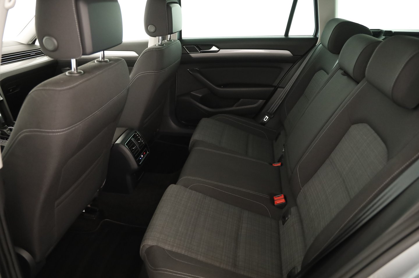 VW Passat Variant Business TDI DSG | Bild 19 von 23