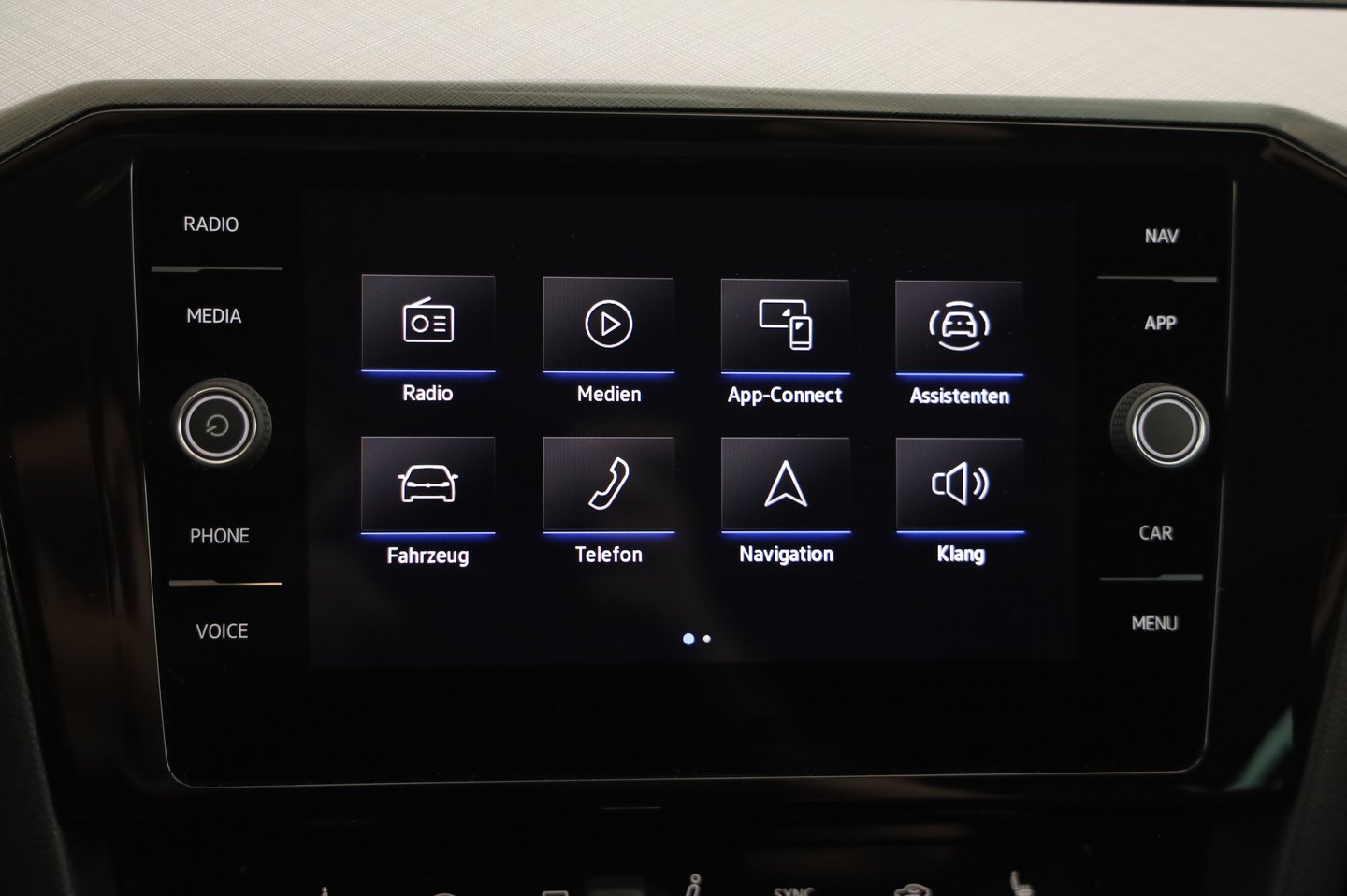 VW Passat Variant Business TDI DSG | Bild 14 von 23