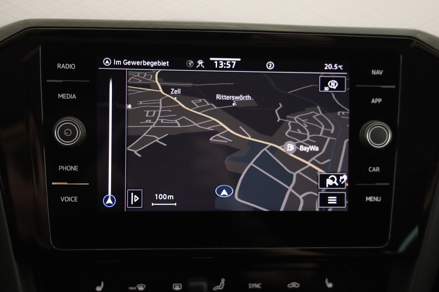 VW Passat Variant Business TDI DSG | Bild 15 von 23