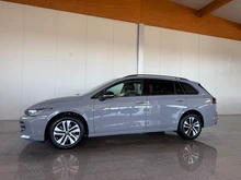 VW Golf Variant Life TSI in C2 Mondsteingrau