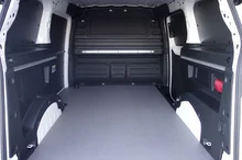 VW ID Buzz ID. Buzz Cargo Pure Entry 140 kW in Candy Weiß