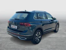 VW Tiguan Elegance eHybrid DSG in Nightschade Blue Metallic